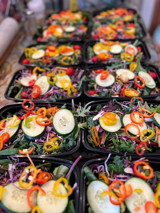 Fresh organic salads (10)